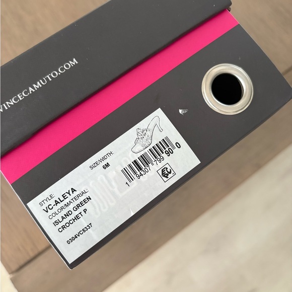 NIB Vince Camuto green crochet sandals - Picture 6 of 6